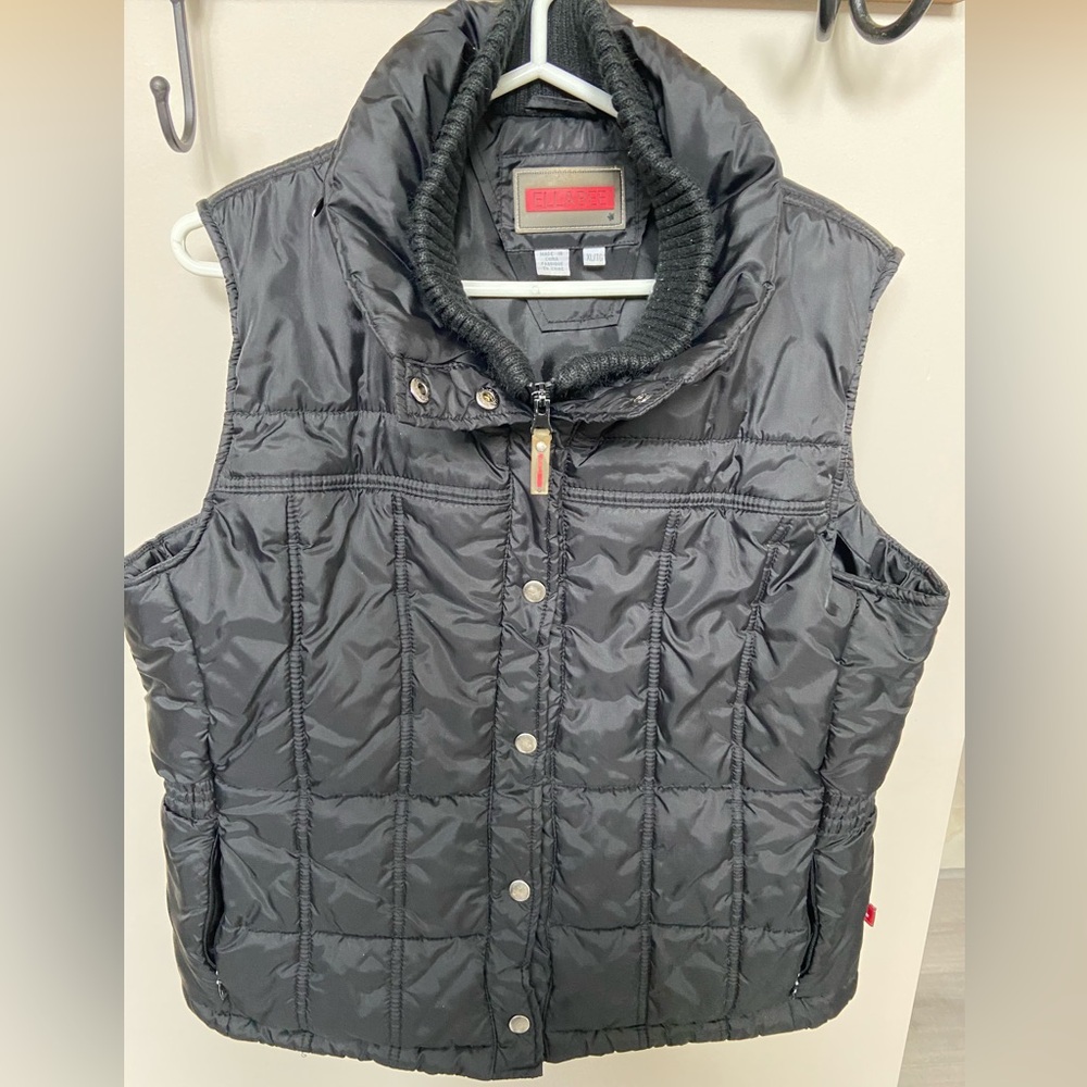 Ellabee Black Quilted Puffer Vest, rain hood, zipper pockets, size Xl